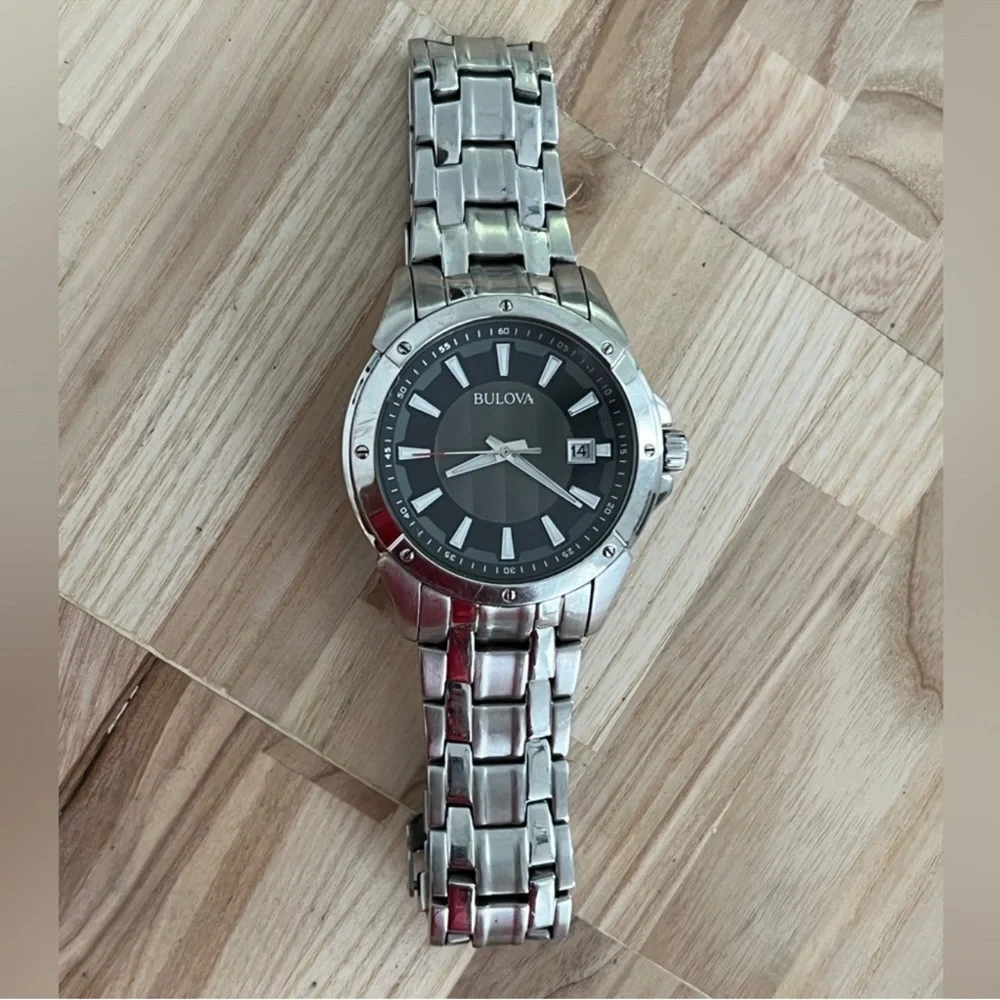 Bulova Vintage Men's Watch Black Dial Stainless Bracelet Date Window New Battery